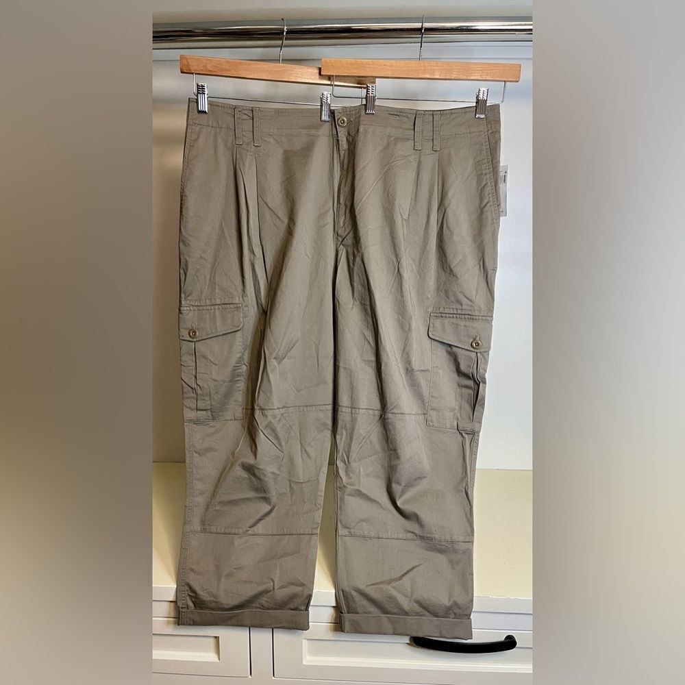NWT - Lauren Ralph Lauren cargo pants size  20w